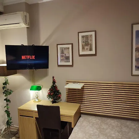 Pantheon Apartment *